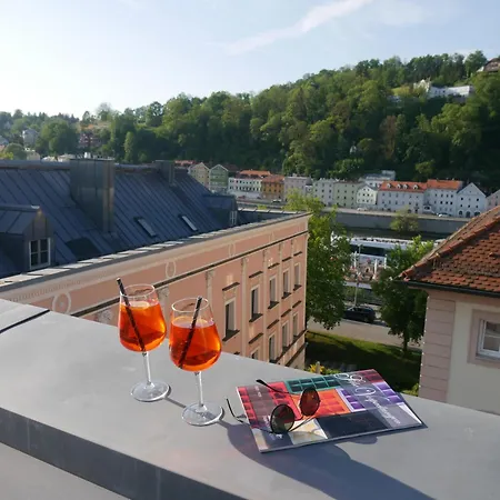 Penthouse - Zentral Und Genial * Passau