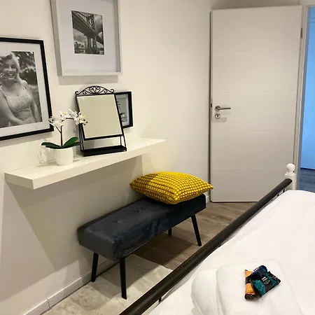 Penthouse - Zentral Und Genial