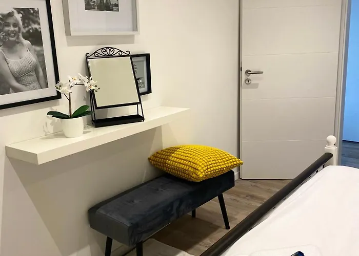 Penthouse - Zentral Und Genial